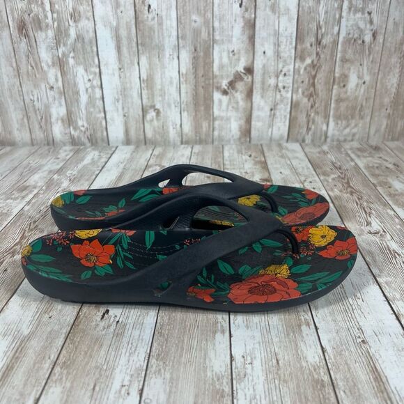 Crocs flip flops‎ floral Womens 10 - Picture 1 of 7